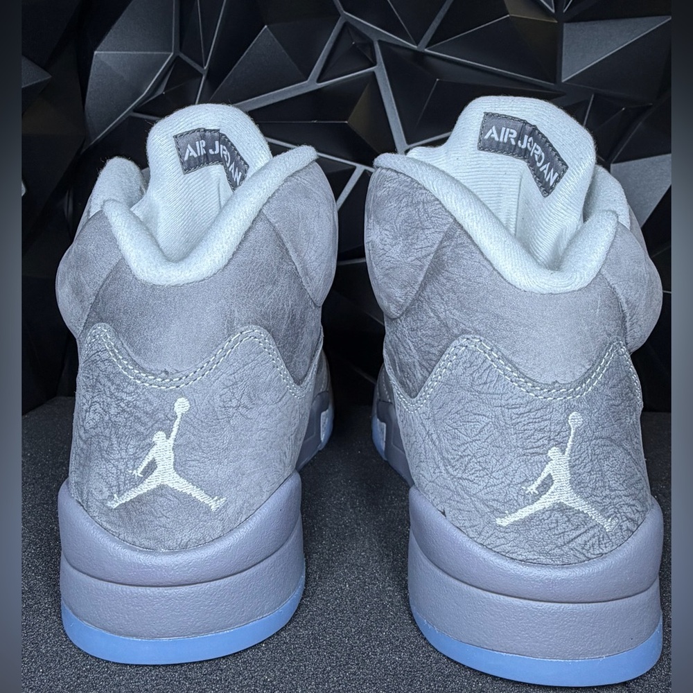Jordan Retro 5 Cool Gray Sneakers - Picture 4 of 8